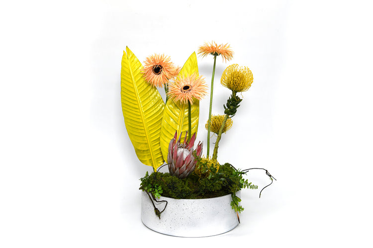 vase flowers - uae flowers -The Botanical Lounge 